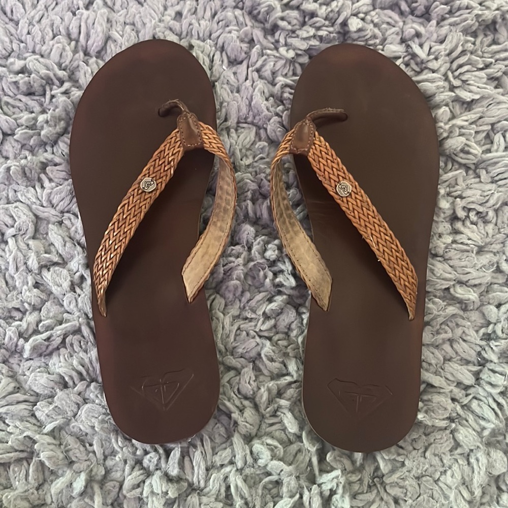 ROXY flip flops